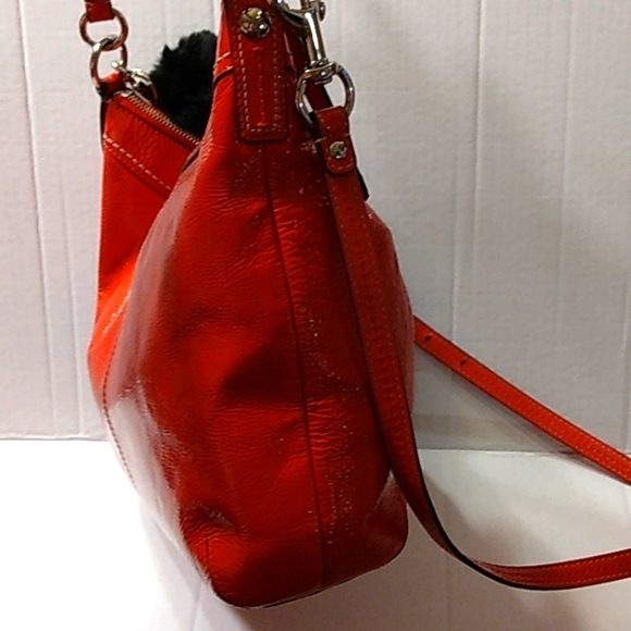 RARE 2011 COACH Soho Bright Red Pleated Convertible Patent Hobo Crossbody Hobo - Picture 11 of 16